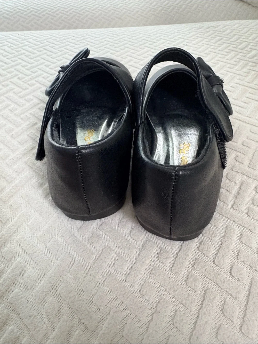 Dream Pairs Black Girls' Mary Jane Dress Shoes with Bow Accent